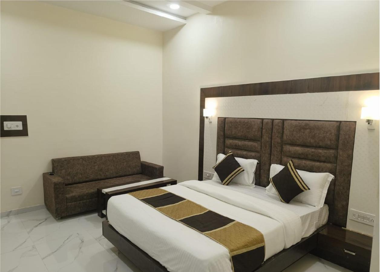 Hotel Villa Inn Ананд Экстерьер фото