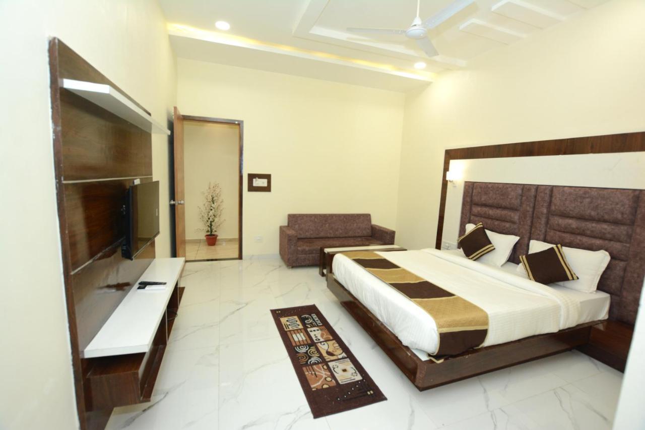 Hotel Villa Inn Ананд Экстерьер фото