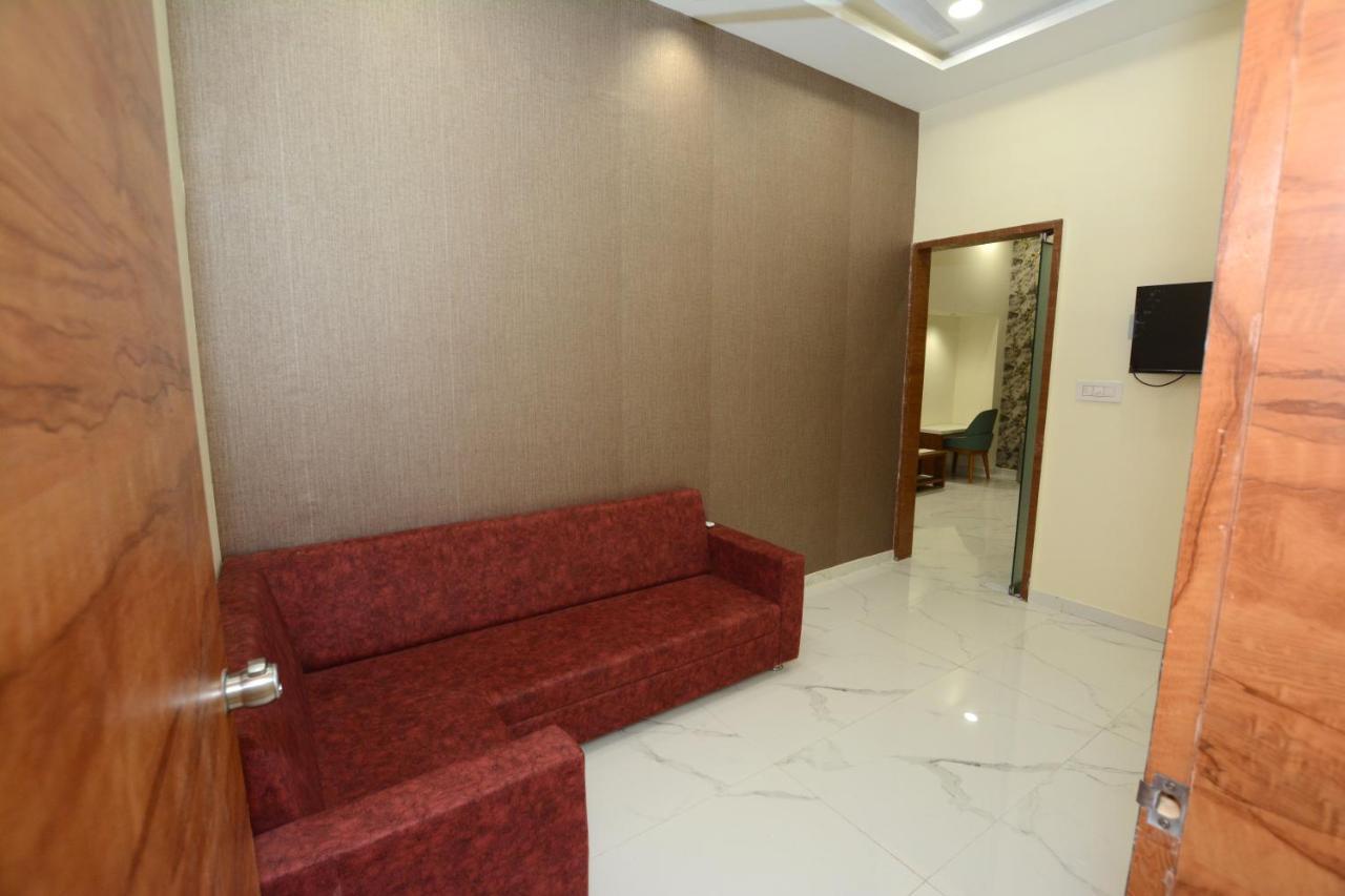 Hotel Villa Inn Ананд Экстерьер фото