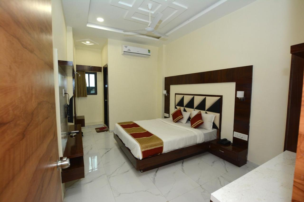 Hotel Villa Inn Ананд Экстерьер фото